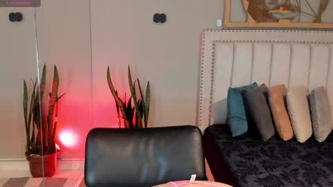      online show from 02.05.25