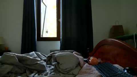 Snapshot of renattabigboobs chatting on 09.18.25 Renatta online show from 09.18.25