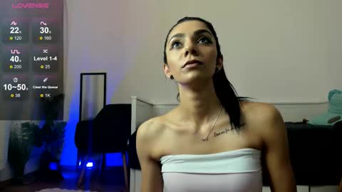 Snapshot of reneevoss chatting on 02.09.26 Rena online show from 02.09.26