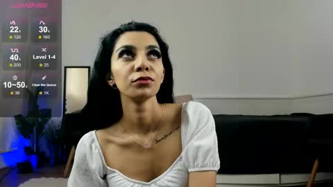 Snapshot of reneevoss chatting on 02.10.26 Rena online show from 02.10.26