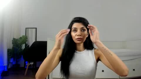 Snapshot of reneevoss chatting on 02.25.26 Rena online show from 02.25.26