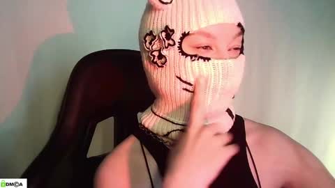 Renesme White Im here from Monday to Friday online show from 05.01.26