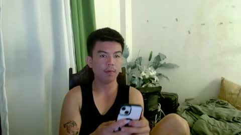 Snapshot of renzyrenz_05 chatting on 04.13.26 Renzy online show from 04.13.26