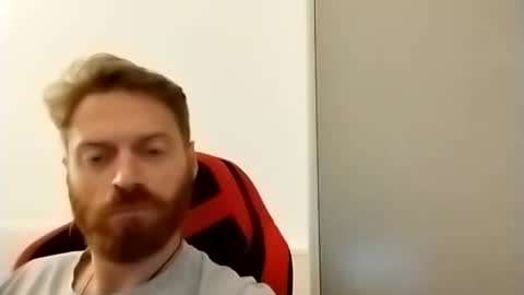 Snapshot of rerauld4 chatting on 01.01.25 Raul online show from 01.01.25