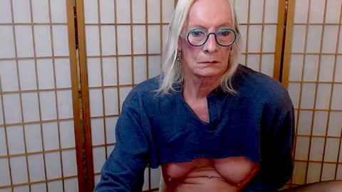 Snapshot of resisty chatting on 11.17.25 Betsy online show from 11.17.25