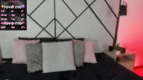 Snapshot of revenmiller_ chatting on 12.04.25 Reven online show from 12.04.25