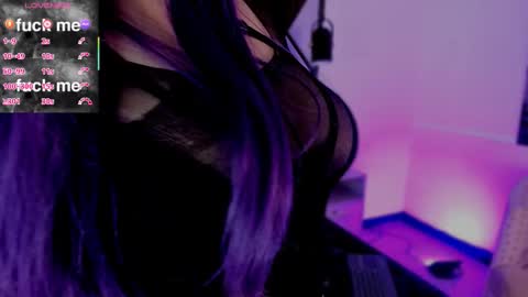 Snapshot of revenmiller_ chatting on 12.05.25 Reven online show from 12.05.25