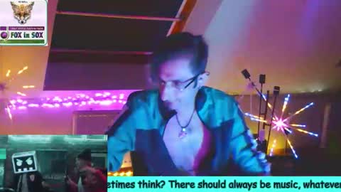 Snapshot of revilo80 chatting on 02.25.26 revilo80 online show from 02.25.26