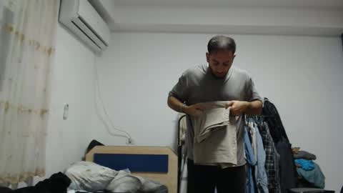 Snapshot of revivedunknown chatting on 10.21.25 Chris online show from 10.21.25