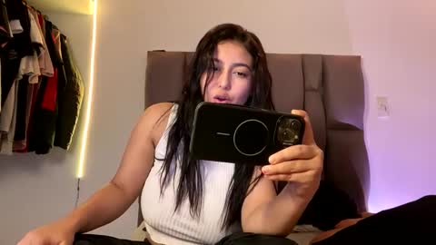 Rexa y blade  online show from 10.11.25