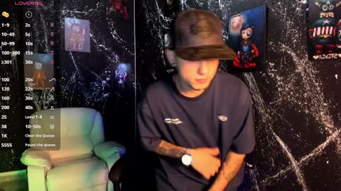 Snapshot of reybigxxx chatting on 02.08.25 Rey online show from 02.08.25