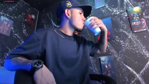 Snapshot of reybigxxx chatting on 02.22.25 Rey online show from 02.22.25