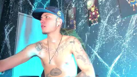 Snapshot of reybigxxx chatting on 09.15.25 Rey online show from 09.15.25