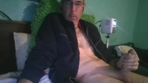 reyes_albert2006 online show from 12.16.24