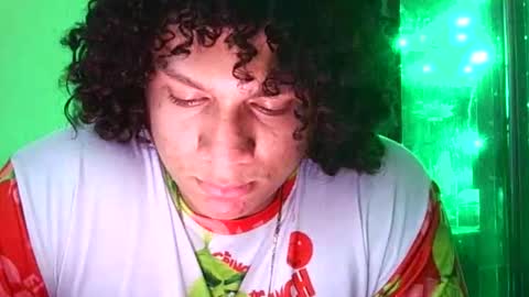 Snapshot of reylunaxxx chatting on 12.14.25 REYHOT online show from 12.14.25