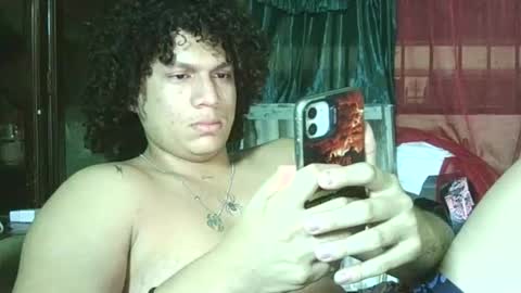 Snapshot of reylunaxxx chatting on 01.19.26 REYHOT online show from 01.19.26