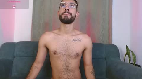 Snapshot of reypablo1 chatting on 10.01.25 REY PABLO Independent online show from 10.01.25