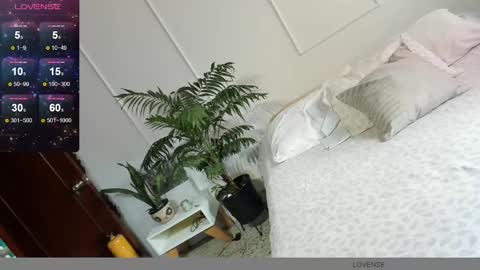 Snapshot of rhaenyra_ chatting on 05.25.26 Rhaenyra online show from 05.25.26