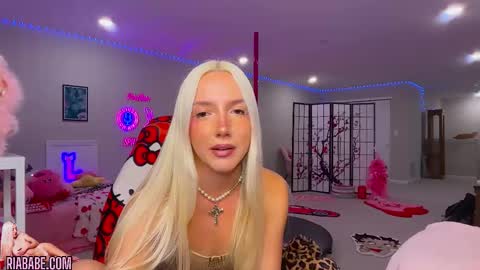 ria  online show from 11.04.25