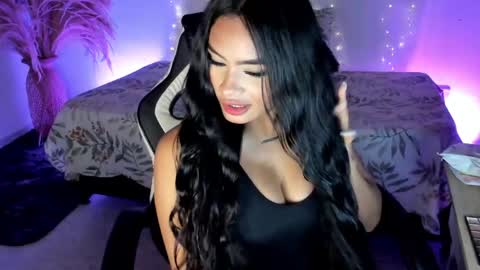 Snapshot of riana_kean chatting on 05.21.26 RianaK online show from 05.21.26