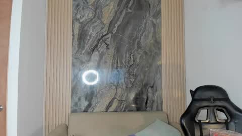 Riana online show from 10.05.25