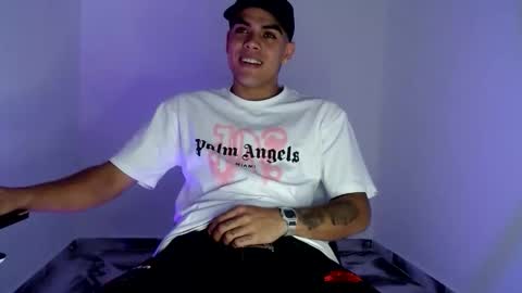 Snapshot of riancum chatting on 12.03.25 juan online show from 12.03.25