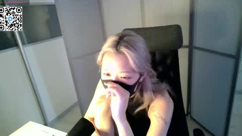 Jiwoo online show from 05.12.26