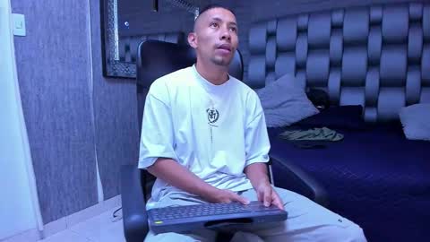 richar_voller online show from 10.11.25