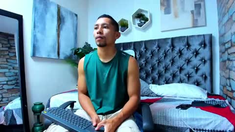 Snapshot of richar_voller chatting on 05.29.26 richar_voller online show from 05.29.26