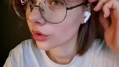Snapshot of richardlundsten chatting on 04.28.26 Luna online show from 04.28.26
