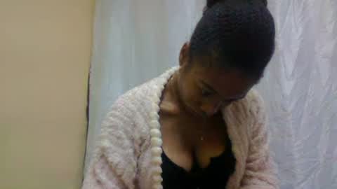 Snapshot of richella34 chatting on 06.25.26 richella34 online show from 06.25.26