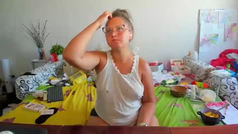 Snapshot of richlucky555 chatting on 09.14.25 Anna - not anna - right Anna online show from 09.14.25