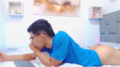 Snapshot of rickii_hot chatting on 09.11.25 Ricki online show from 09.11.25