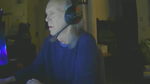 Snapshot of rickl56 chatting on 12.15.25 rickl56 online show from 12.15.25