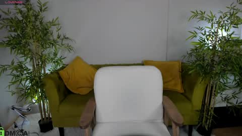 Layla online show from 04.30.26