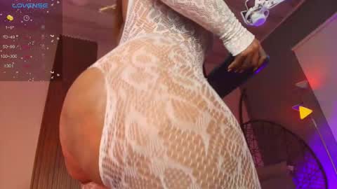 Snapshot of rihanna_rose chatting on 01.11.26 Riha online show from 01.11.26