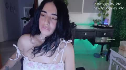 Independent model online show from 07.25.26