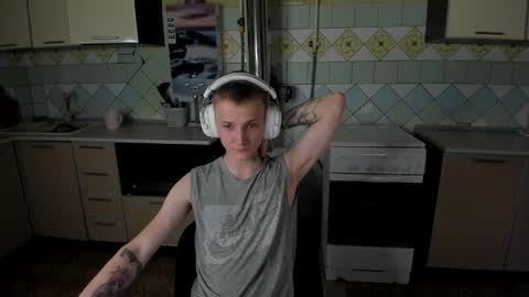 Snapshot of rikytikitavi chatting on 03.29.26 Riky online show from 03.29.26