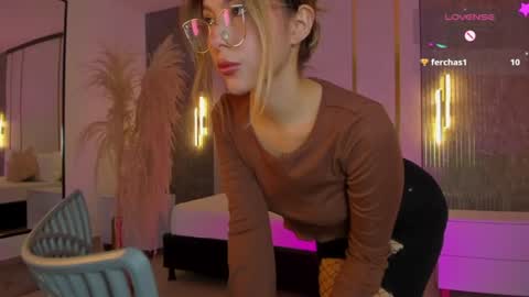 Riley Sierra online show from 06.12.26