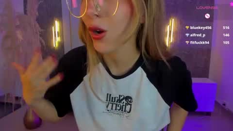 Riley Sierra online show from 07.06.26