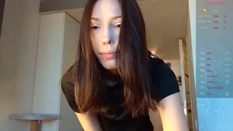 Snapshot of rinaray chatting on 09.26.25 Rina online show from 09.26.25