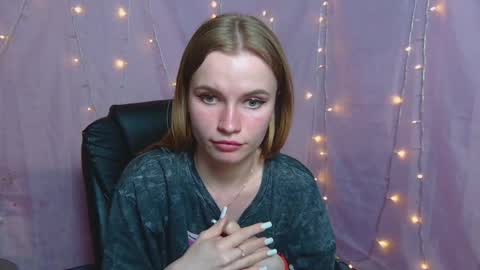 Snapshot of ritakiskis chatting on 05.13.26 ritakiskis online show from 05.13.26
