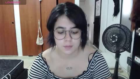 PeachSalinger online show from 09.10.25