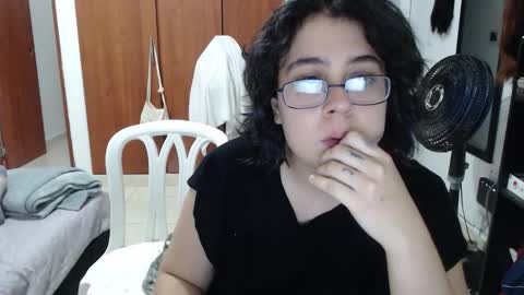 PeachSalinger online show from 09.16.25