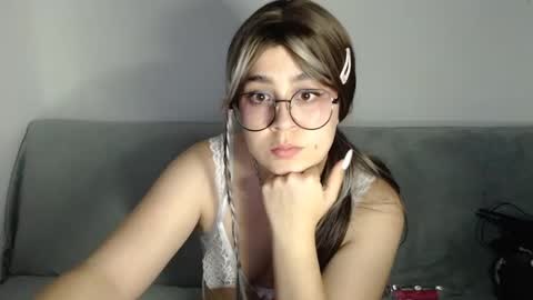 PeachSalinger online show from 09.27.25