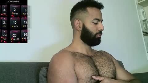 SebasRoa online show from 02.10.25