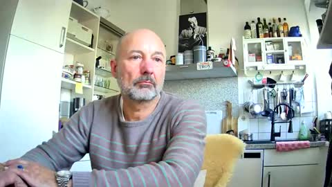 Snapshot of roadrunnerger chatting on 01.11.25 roadrunnerger online show from 01.11.25