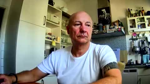 Snapshot of roadrunnerger chatting on 10.18.25 roadrunnerger online show from 10.18.25