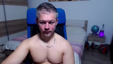 Snapshot of robbyshawz chatting on 11.18.25 robbyshawz online show from 11.18.25