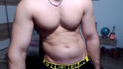 Snapshot of robbyshawz chatting on 11.20.25 robbyshawz online show from 11.20.25